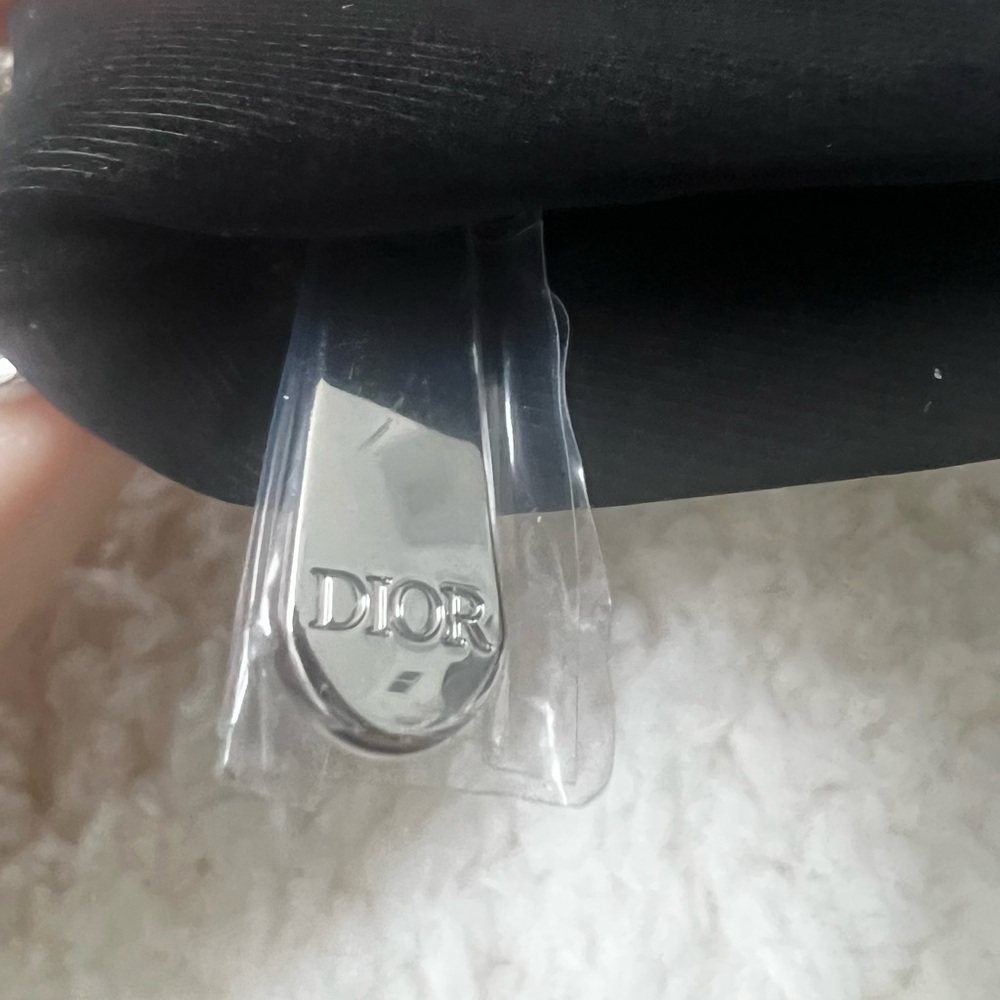 Dior Upcycled Beauty Bag With Removable Straps - Picture 8 of 12